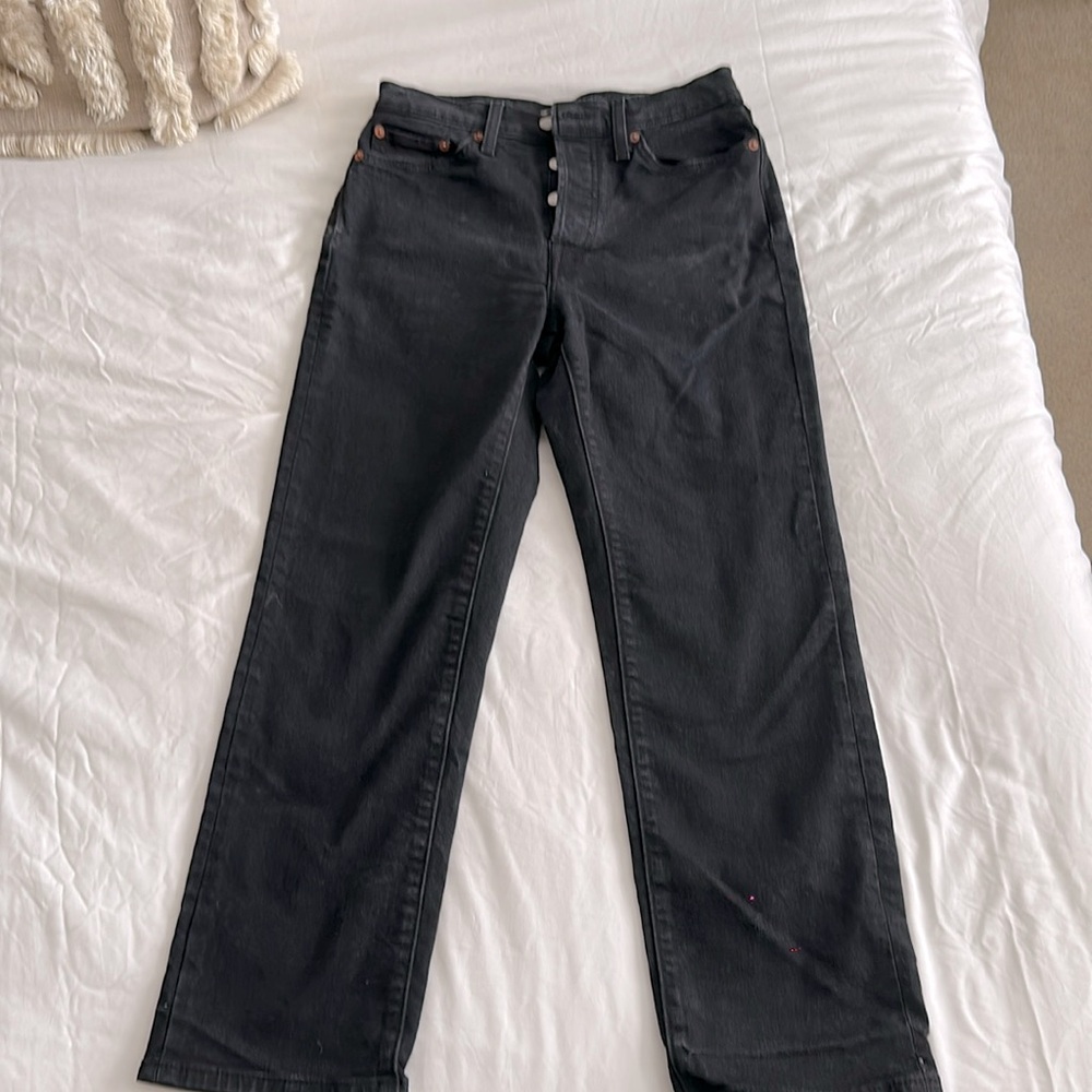 Levi Wedgie Straight black Jeans - size 28